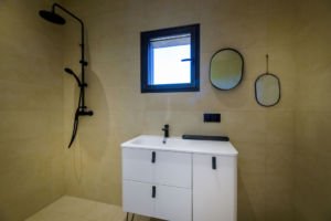Salle de bain dans villa de vacances